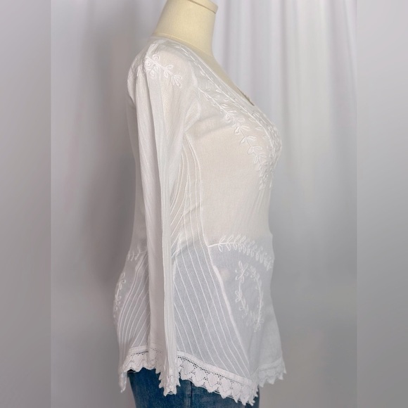 South American Side White Embellished Fitted Blouse with Long Sleeves (843) - Picture 4 of 12